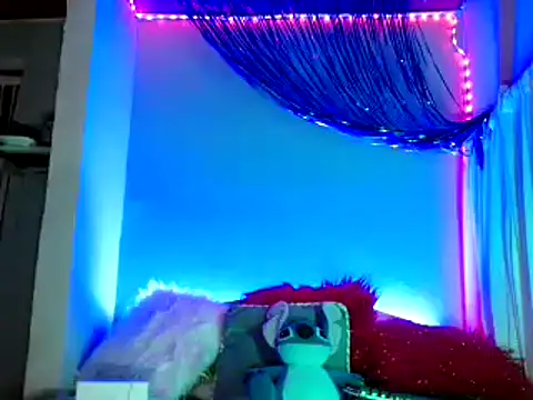 Snapshot of Tomas_Tylor chatting on 12.12.24 Tomas Tylor online show from 12.12.24