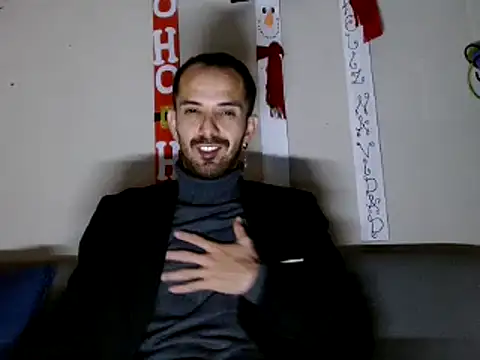 Snapshot of Tomas_Tylor chatting on 12.22.24 Tomas Tylor online show from 12.22.24