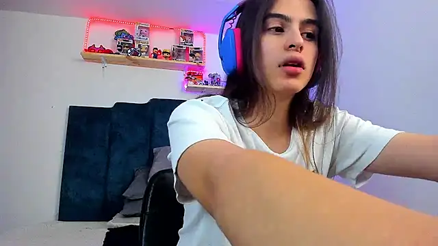 Snapshot of sky_link_ chatting on 01.19.25 sky link  online show from 01.19.25