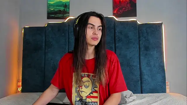 Snapshot of sky_link_ chatting on 10.08.25 sky link  online show from 10.08.25