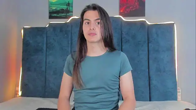 Snapshot of sky_link_ chatting on 10.21.25 sky link  online show from 10.21.25