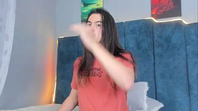 Snapshot of sky_link_ chatting on 10.26.25 sky link  online show from 10.26.25