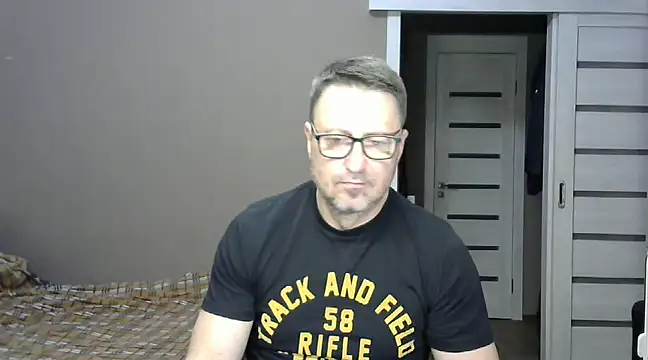 Snapshot of HarrySnake chatting on 01.11.25 HarrySnake online show from 01.11.25