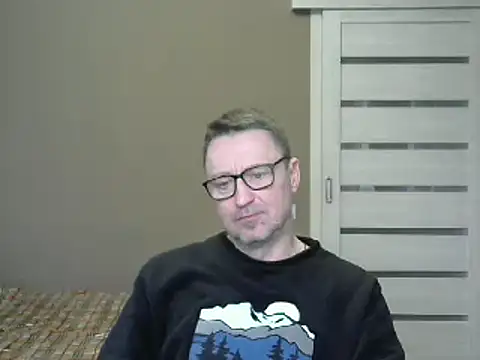 Snapshot of HarrySnake chatting on 02.18.25 HarrySnake online show from 02.18.25