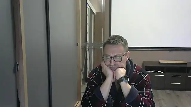 Snapshot of HarrySnake chatting on 10.06.25 HarrySnake online show from 10.06.25