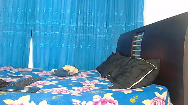 Hot Sharks  online show from 10.06.25