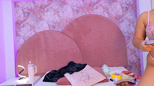 Sara Desire online show from 09.26.25