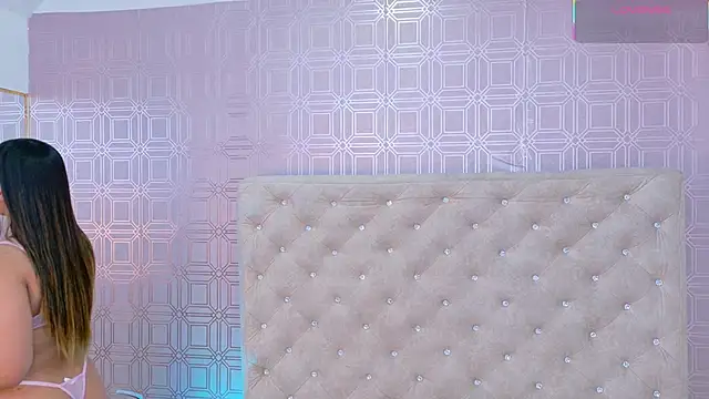 Sara Desire online show from 11.23.25