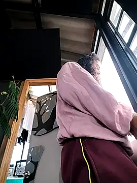 rebekka simpson online show from 03.06.25