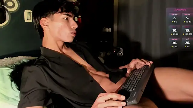 Snapshot of Teo_skinny chatting on 02.24.26 Teo skinny online show from 02.24.26