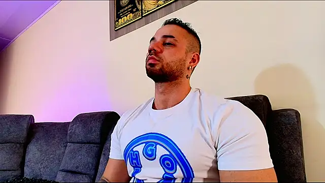 Snapshot of JeremyLowe chatting on 03.04.26 JeremyLowe online show from 03.04.26