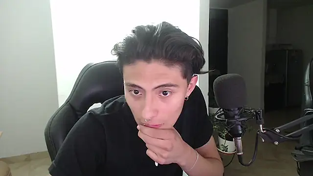 Snapshot of jay_dimarco2 chatting on 09.16.25 jay dimarco2 online show from 09.16.25