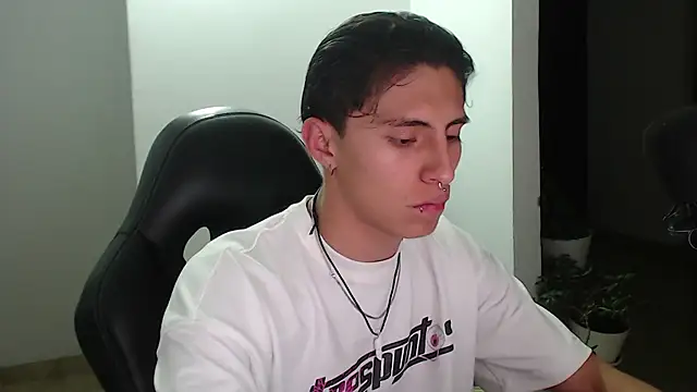 Snapshot of jay_dimarco2 chatting on 09.22.25 jay dimarco2 online show from 09.22.25