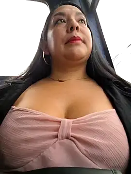 Snapshot of Bella_keny chatting on 06.15.26 Bella keny online show from 06.15.26