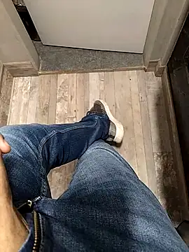 Snapshot of A_man_in_public chatting on 11.21.25 A man in public online show from 11.21.25