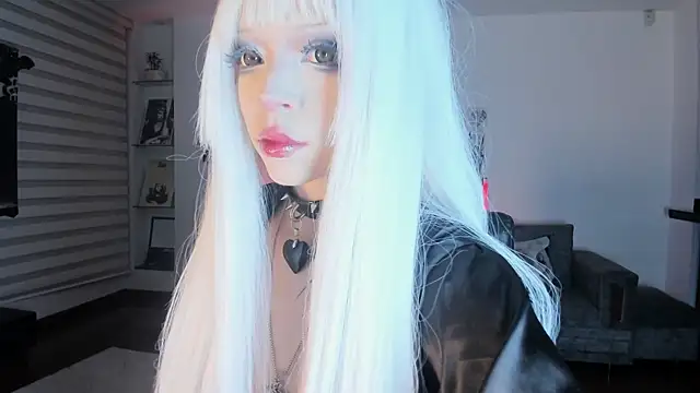 Snapshot of SophieHill_gh chatting on 11.29.25 SophieHill gh online show from 11.29.25