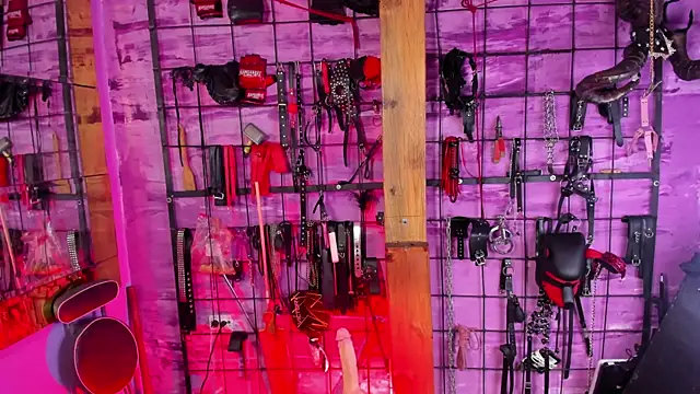 alexia aitanaa  online show from 10.29.25