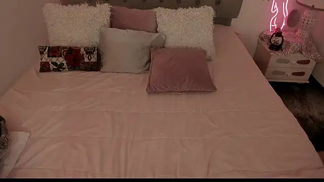 Snapshot of Lau_123x chatting on 01.07.25 Lau 123x online show from 01.07.25