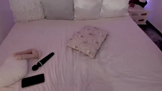 Snapshot of Lau_123x chatting on 10.08.25 Lau 123x online show from 10.08.25