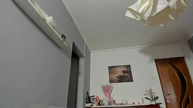 Snapshot of SexxyMeriem chatting on 05.19.26 SexxyMeriem online show from 05.19.26