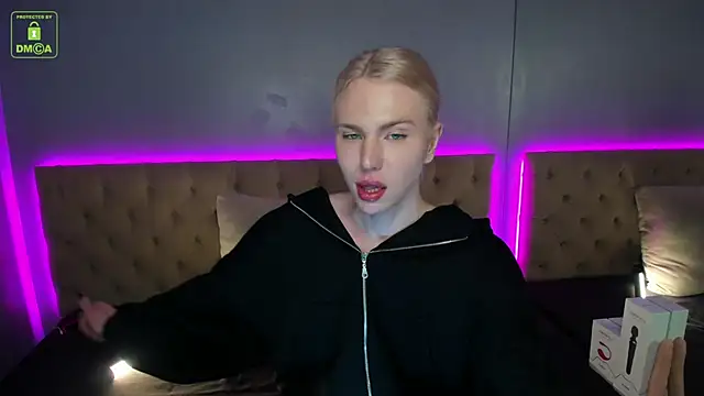 DanielPaige  online show from 01.08.25