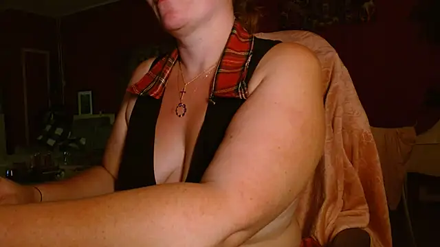cruellaculdenfer67 online show from 07.07.26
