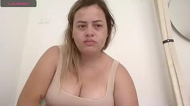 saramartinez1000 online show from 05.22.26