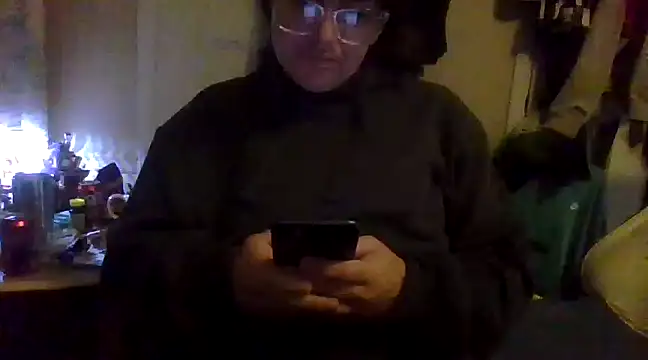 Snapshot of velvetta_ chatting on 12.21.24 velvetta online show from 12.21.24