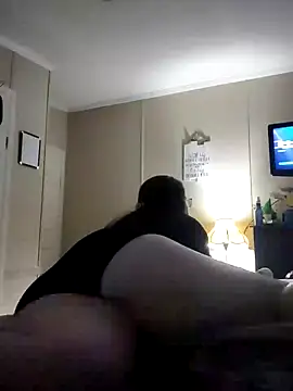 Snapshot of velvetta_ chatting on 12.27.24 velvetta online show from 12.27.24