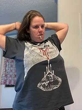 Snapshot of velvetta_ chatting on 12.27.24 velvetta online show from 12.27.24