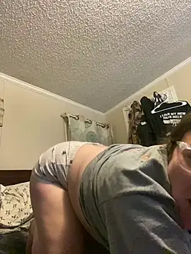 Snapshot of velvetta_ chatting on 02.04.25 velvetta online show from 02.04.25