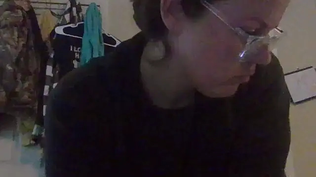 Snapshot of velvetta_ chatting on 03.05.25 velvetta online show from 03.05.25