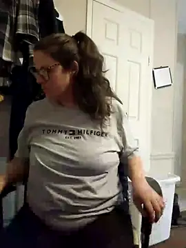 Snapshot of velvetta_ chatting on 03.07.25 velvetta online show from 03.07.25