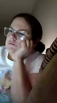 Snapshot of velvetta_ chatting on 03.09.25 velvetta online show from 03.09.25