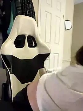 Snapshot of velvetta_ chatting on 03.10.25 velvetta online show from 03.10.25