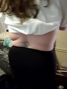 Snapshot of velvetta_ chatting on 03.12.25 velvetta online show from 03.12.25