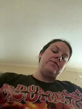 Snapshot of velvetta_ chatting on 03.18.25 velvetta online show from 03.18.25