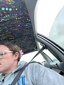 Snapshot of velvetta_ chatting on 09.17.25 velvetta online show from 09.17.25