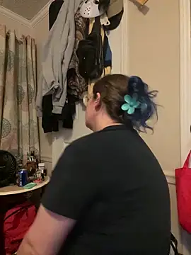 Snapshot of velvetta_ chatting on 09.19.25 velvetta online show from 09.19.25