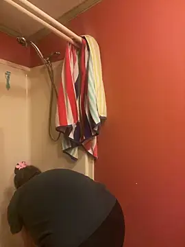 Snapshot of velvetta_ chatting on 09.22.25 velvetta online show from 09.22.25