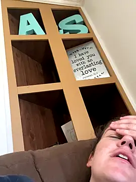 Snapshot of velvetta_ chatting on 10.06.25 velvetta online show from 10.06.25