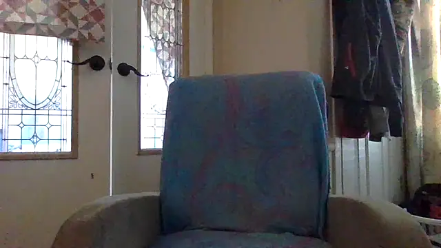 Snapshot of velvetta_ chatting on 10.09.25 velvetta online show from 10.09.25