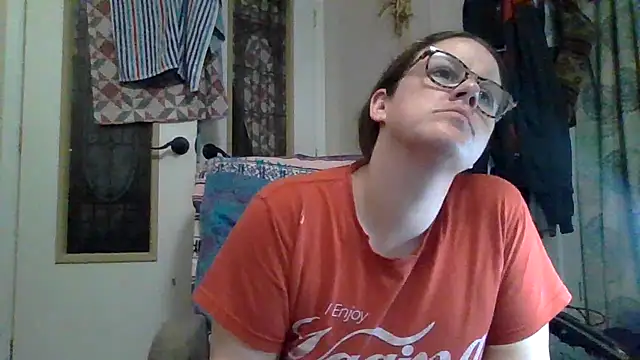 Snapshot of velvetta_ chatting on 10.13.25 velvetta online show from 10.13.25