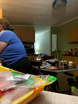 Snapshot of velvetta_ chatting on 10.13.25 velvetta online show from 10.13.25