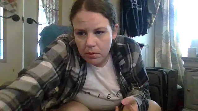 Snapshot of velvetta_ chatting on 10.21.25 velvetta online show from 10.21.25