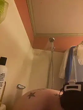 Snapshot of velvetta_ chatting on 10.25.25 velvetta online show from 10.25.25