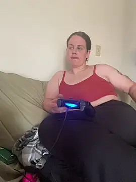 Snapshot of velvetta_ chatting on 11.03.25 velvetta online show from 11.03.25