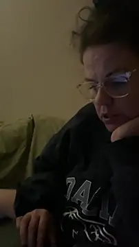 Snapshot of velvetta_ chatting on 11.04.25 velvetta online show from 11.04.25