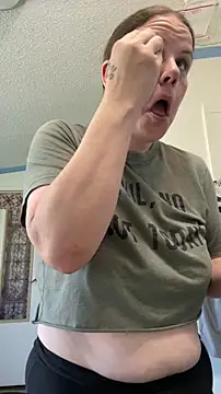 Snapshot of velvetta_ chatting on 11.05.25 velvetta online show from 11.05.25