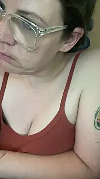 Snapshot of velvetta_ chatting on 11.06.25 velvetta online show from 11.06.25